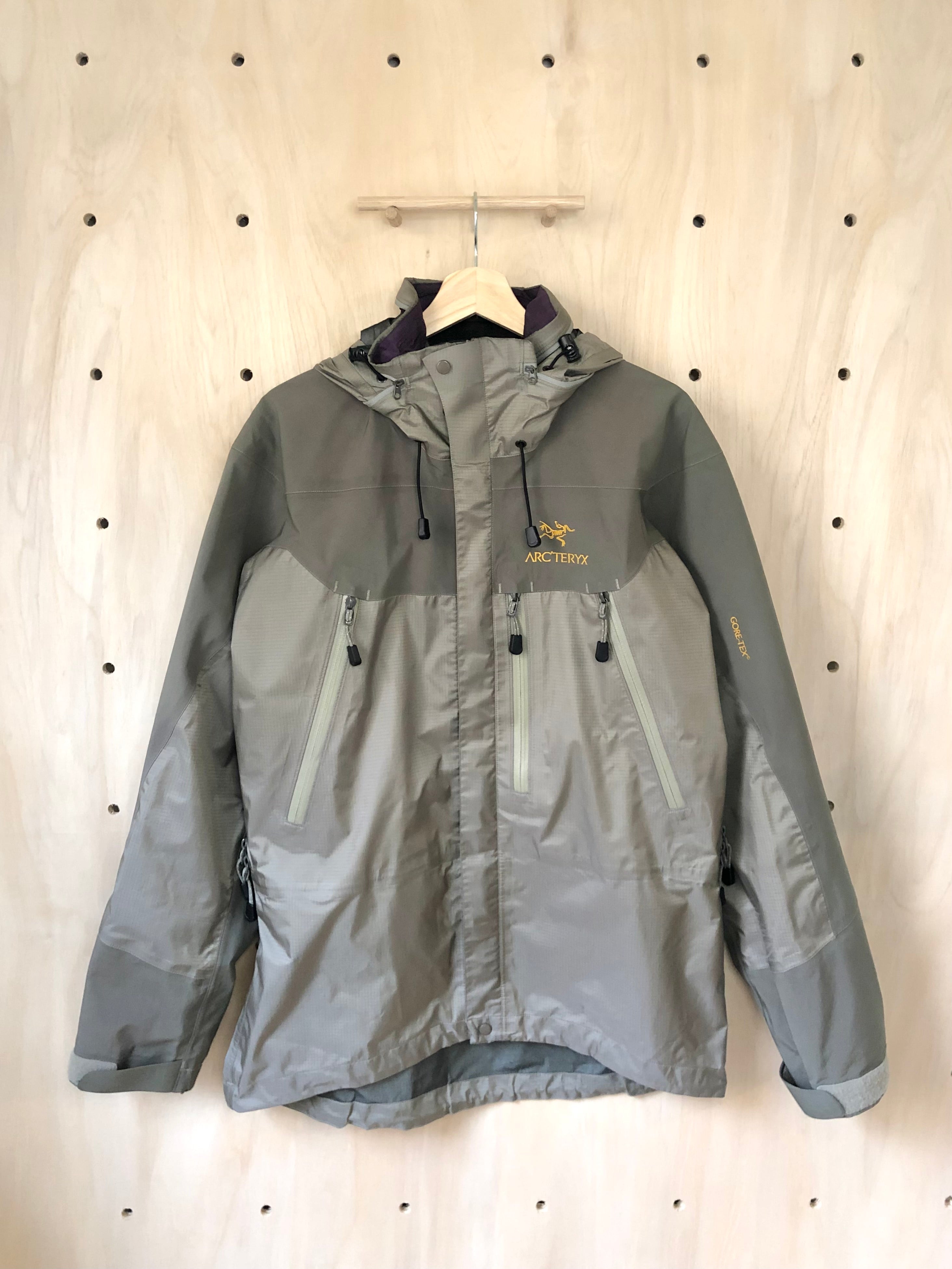 ファッションvintage arcteryx theta lt stone - ジャケット・アウター